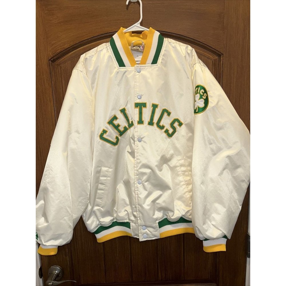 Men’s Hardwood Classics BOSTON CELTICS Snap Button White Jacket Size XL